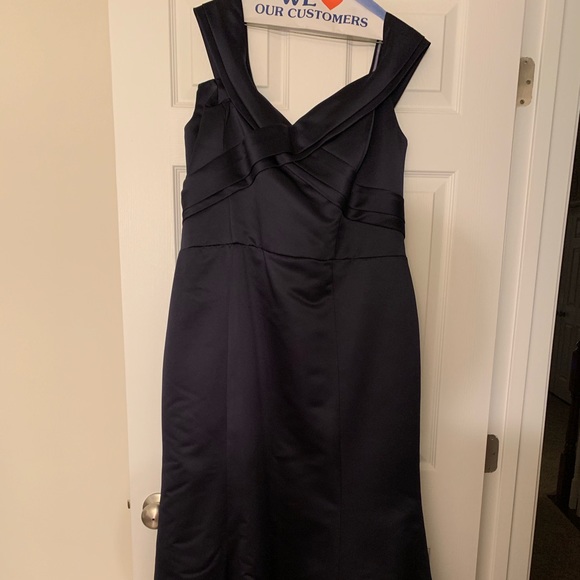 Bella Bridesmaid dress (midnight blue) - Picture 2 of 6